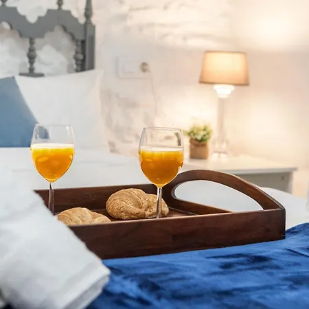 Charming Seaside Escape In Picturesque 아파트 쿠딜레로