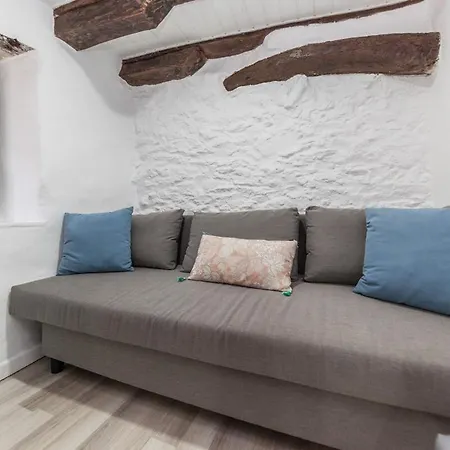 아파트 Charming Seaside Escape In Picturesque